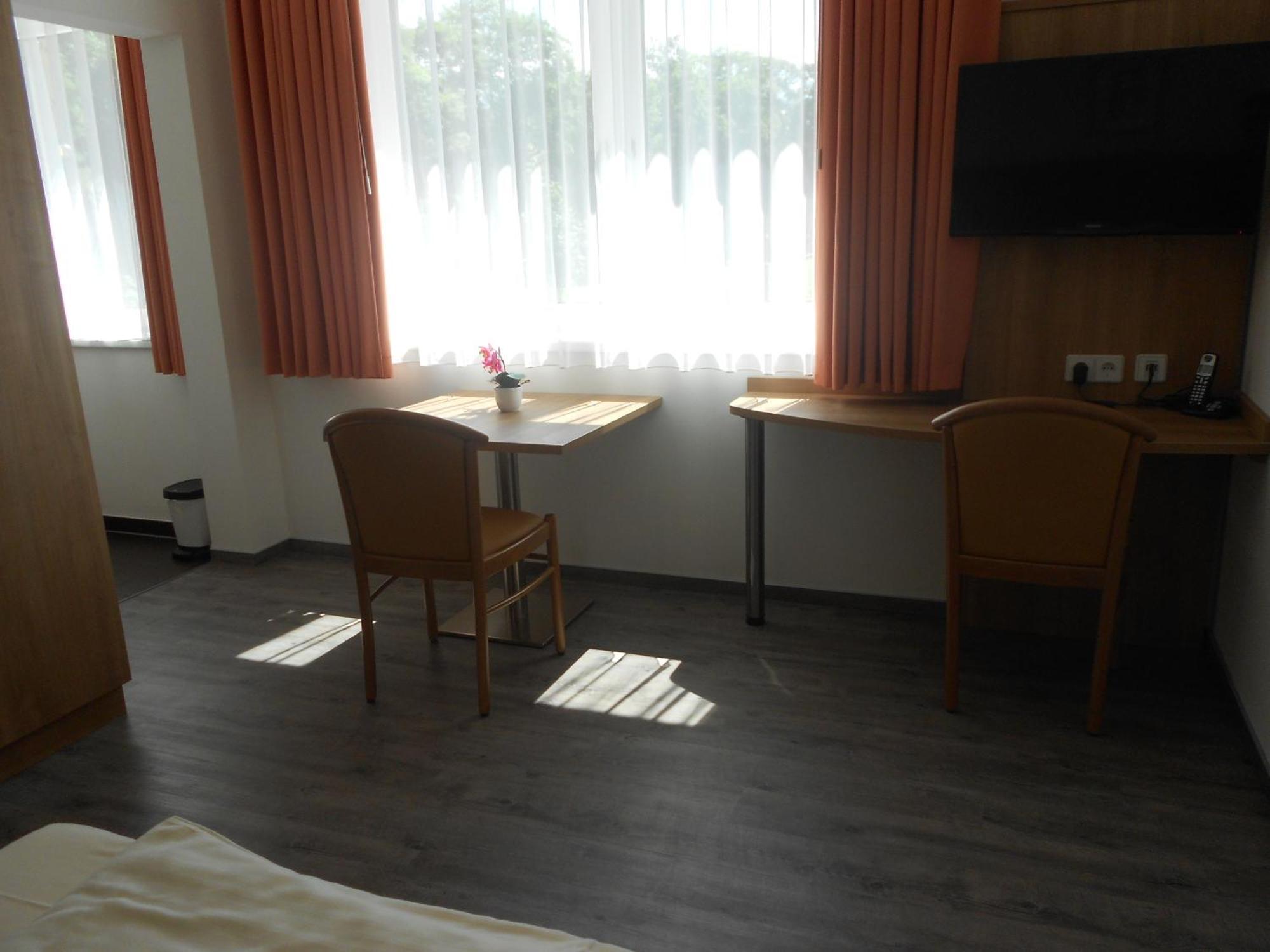 Apartment-Pension Schwalbennest Herzogenaurach Habitación foto
