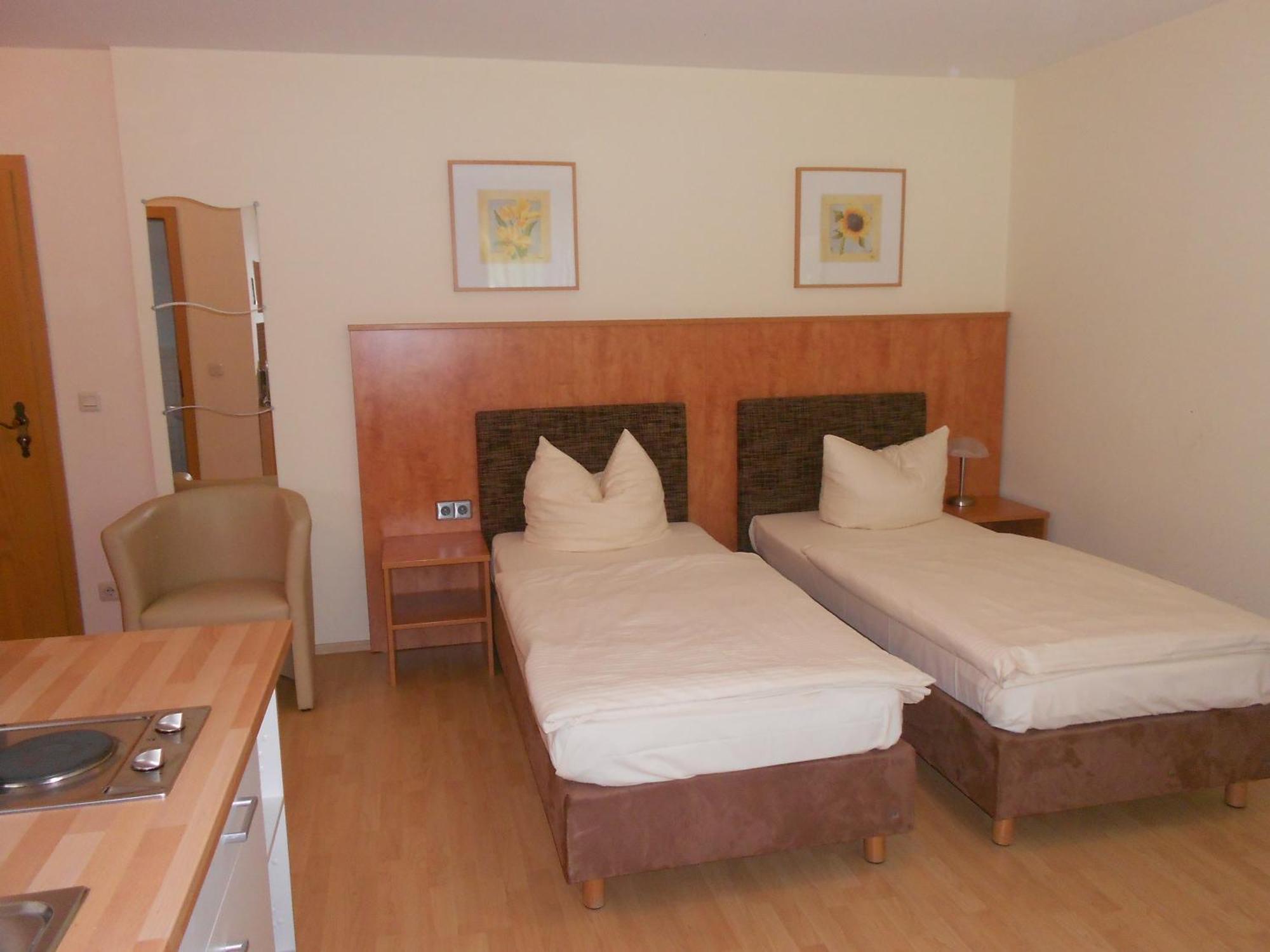 Apartment-Pension Schwalbennest Herzogenaurach Habitación foto