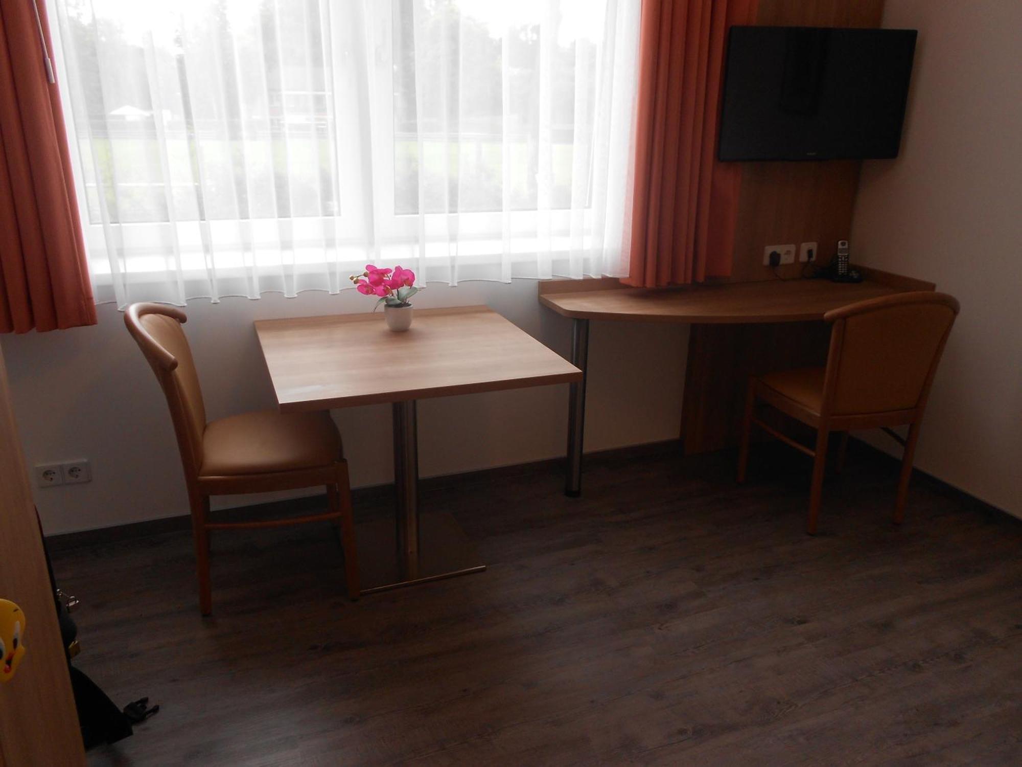 Apartment-Pension Schwalbennest Herzogenaurach Habitación foto