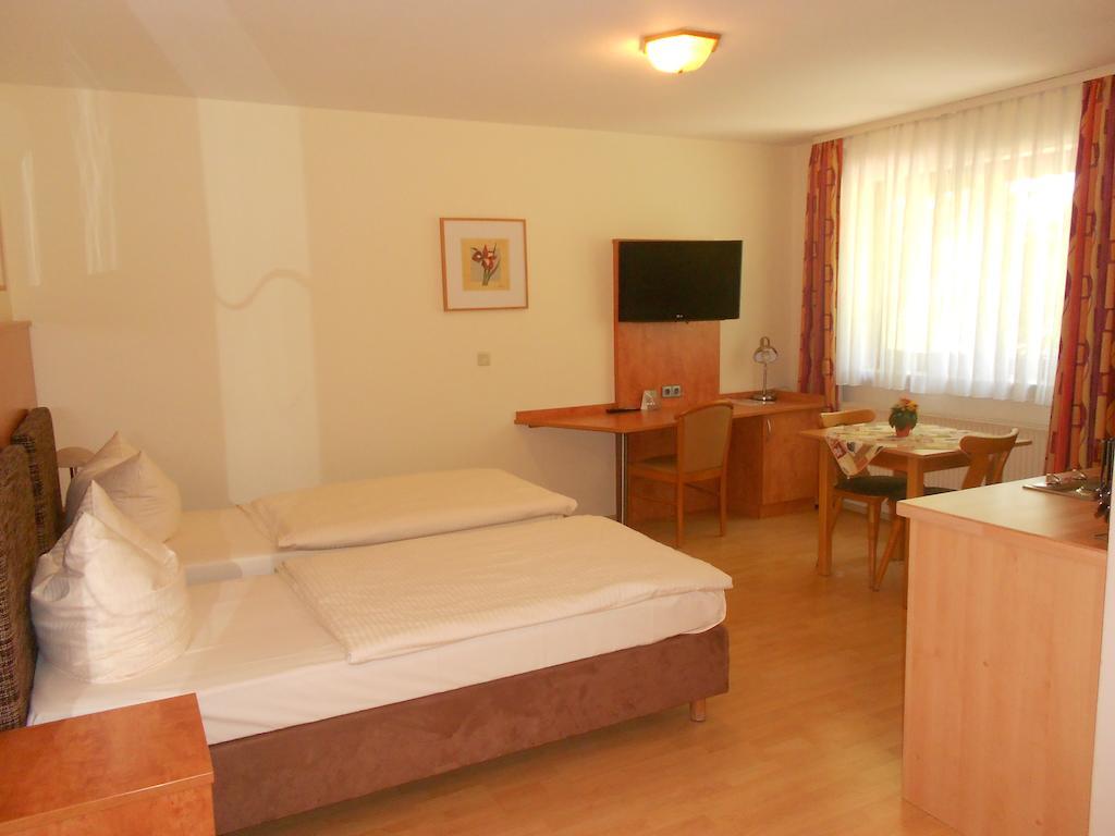 Apartment-Pension Schwalbennest Herzogenaurach Habitación foto