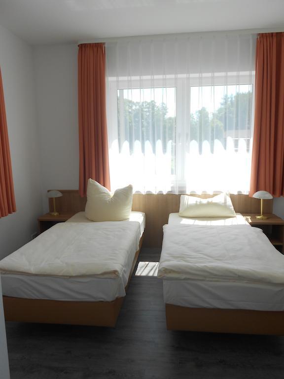 Apartment-Pension Schwalbennest Herzogenaurach Habitación foto