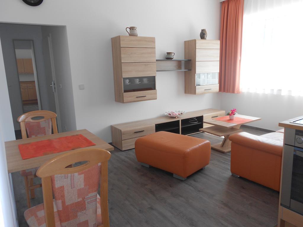 Apartment-Pension Schwalbennest Herzogenaurach Habitación foto